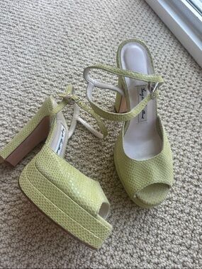 Terry DeHavilland Strappy Lime Green Platform Heels - Unknown Brand